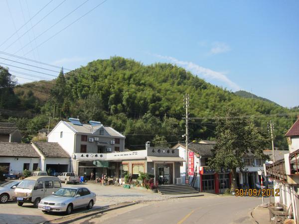 vN8sDS77Km118M40.jpg
